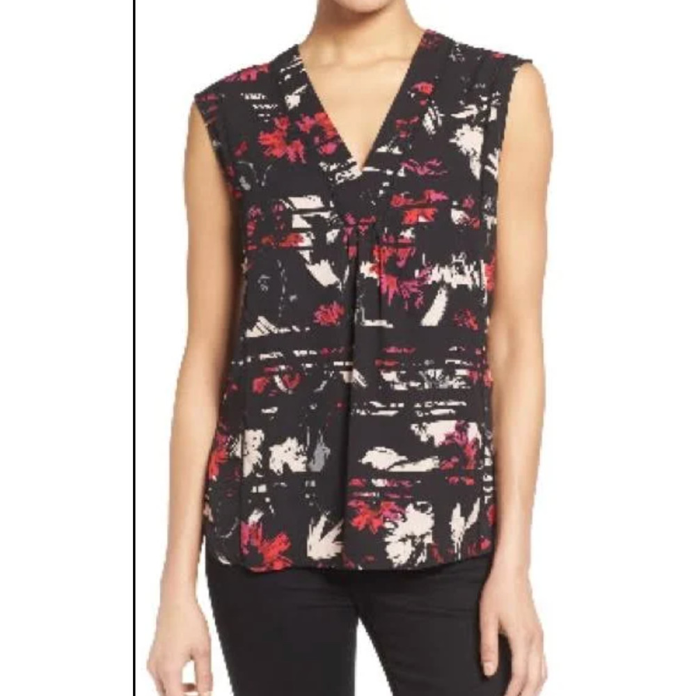 Halogen Floral Lightweight V-Neck Professional Blouse Sleeveless Flattering